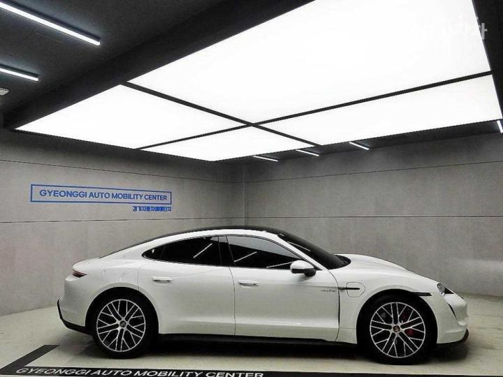 Porsche Taycan 4S 2021 photo 2