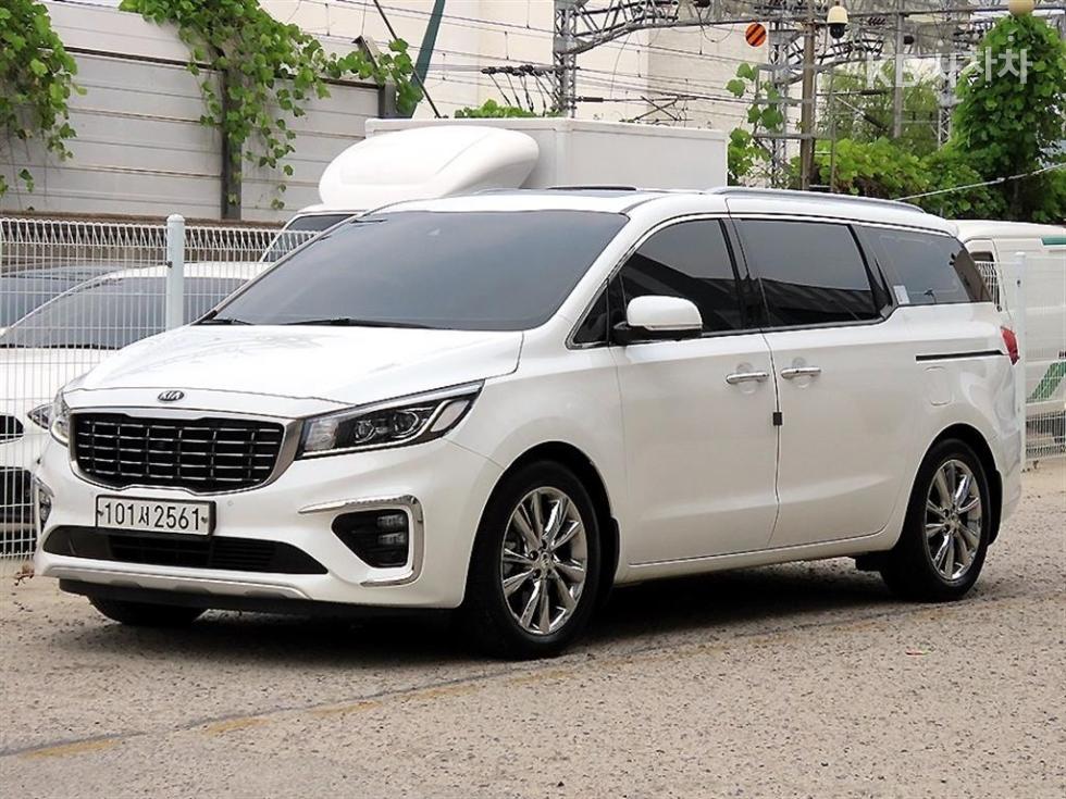 Kia Carnival — miniaturë 2