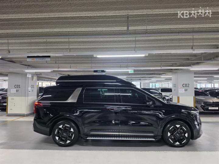 Kia Carnival — miniaturë 3