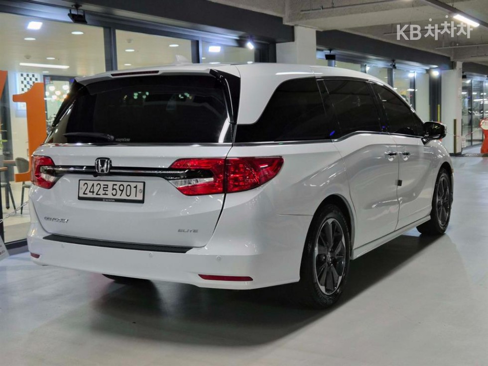 Honda Odyssey — miniaturë 4