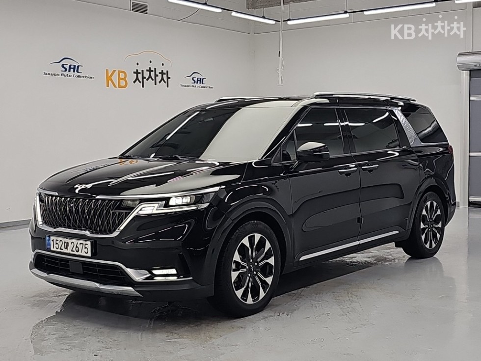 Kia Carnival 9-Seater Signature — foto 1