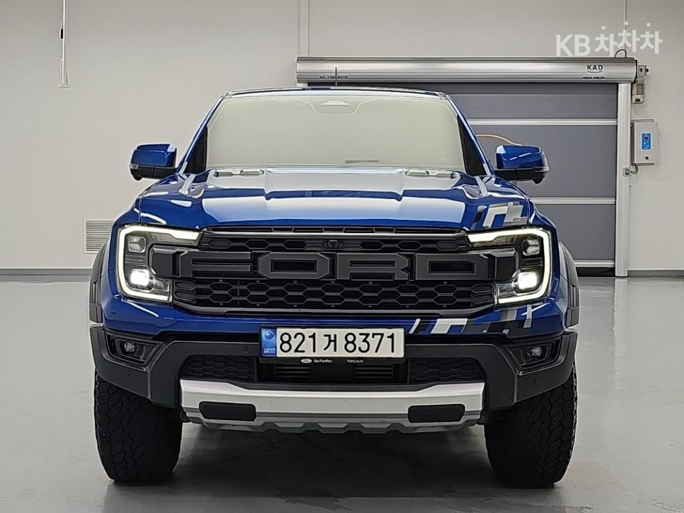 2023 Ford 4 photo