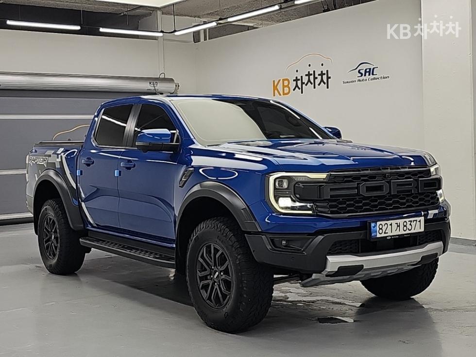 2023 Ford 4 photo
