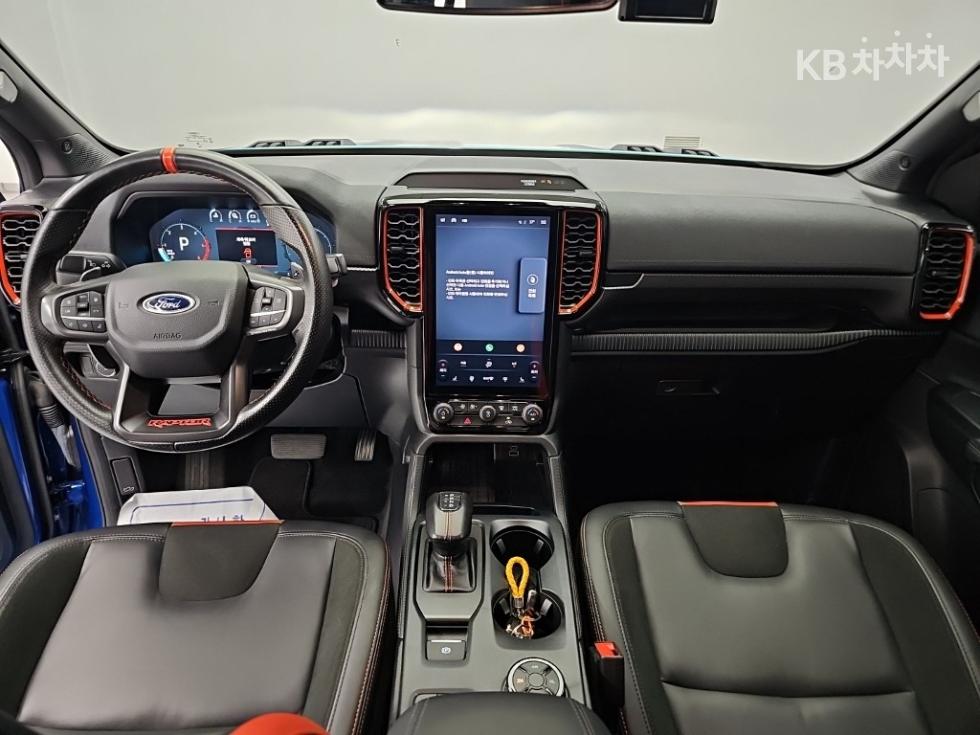 2023 Ford 4 photo