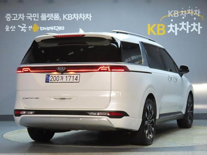 Kia Carnival — miniaturë 2