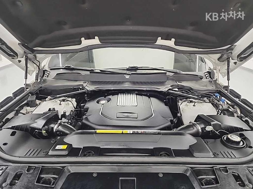 2019 Land Rover Used Car photo