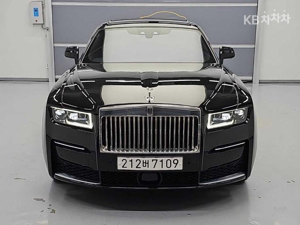 2021 Rolls-Royce 2 photo