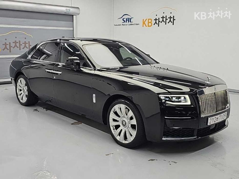 2021 Rolls-Royce 2 photo