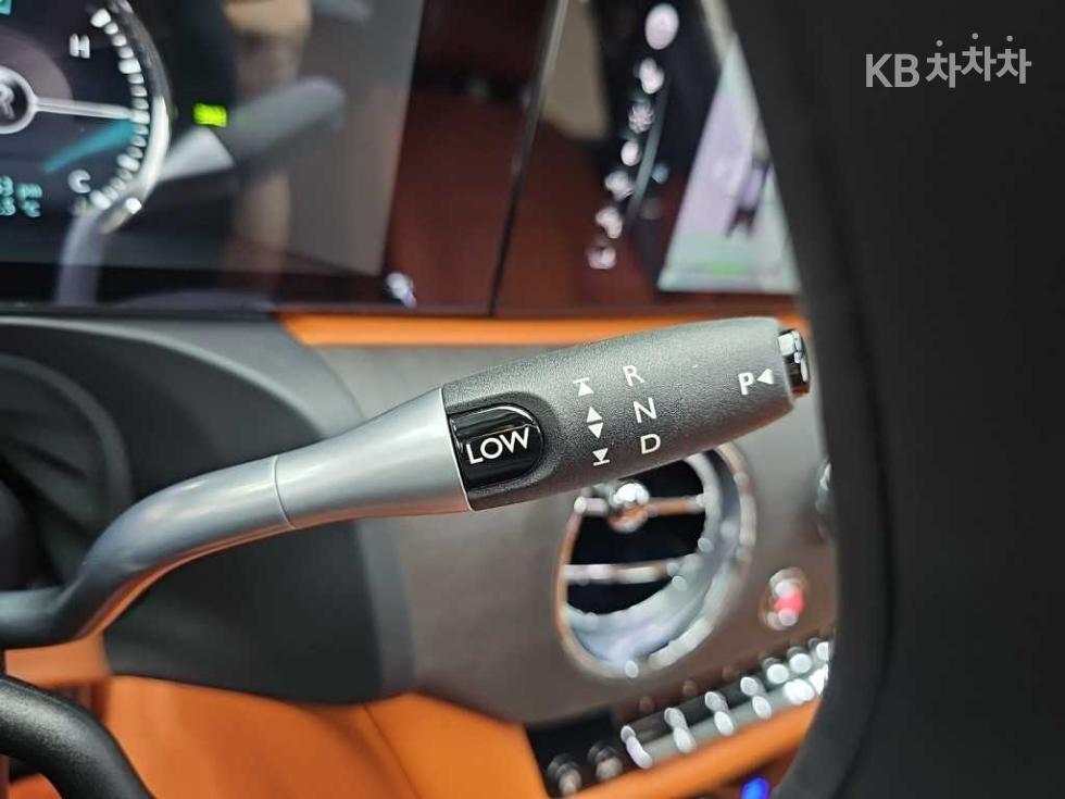 2021 Rolls-Royce 2 photo