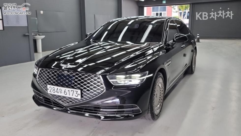Genesis G90