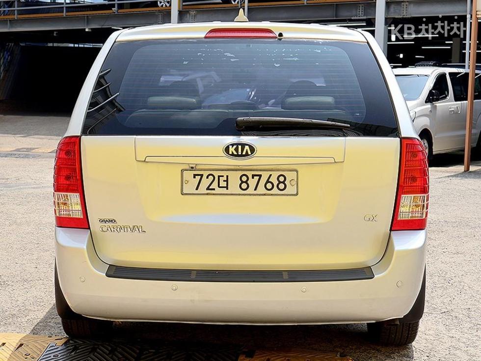 Kia Carnival — miniaturë 3