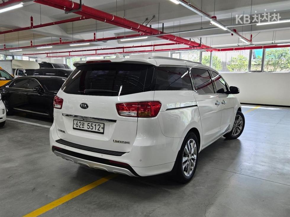Kia Carnival — miniaturë 4