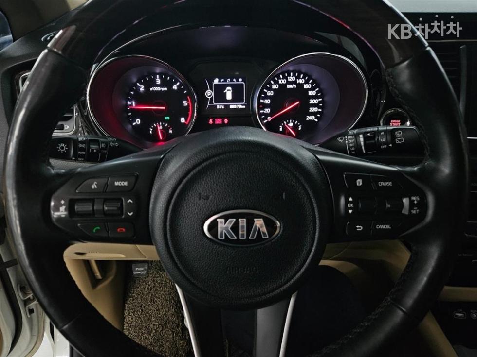 Kia Carnival — miniaturë 12