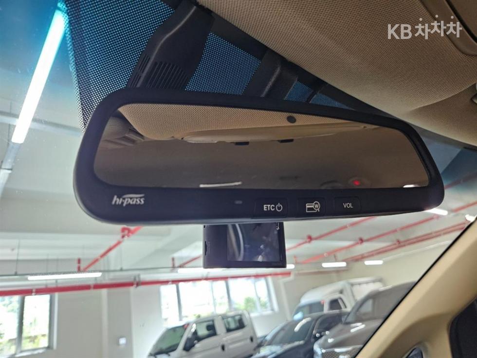 Kia Carnival — miniaturë 14