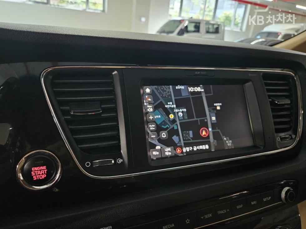 Kia Carnival — miniaturë 15