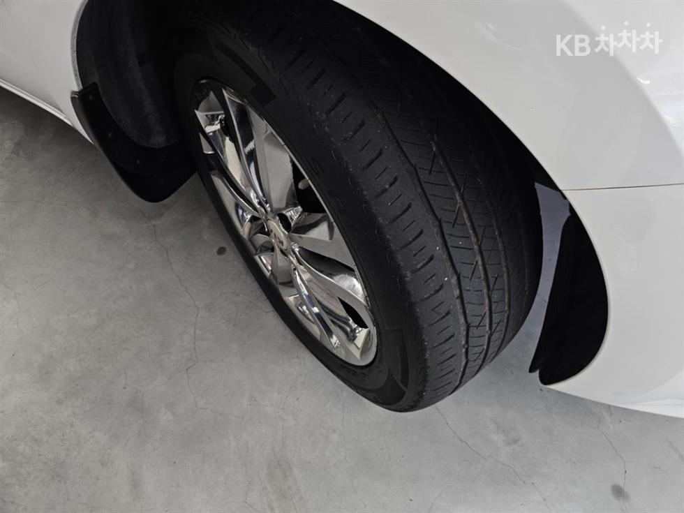 Kia Carnival — miniaturë 20