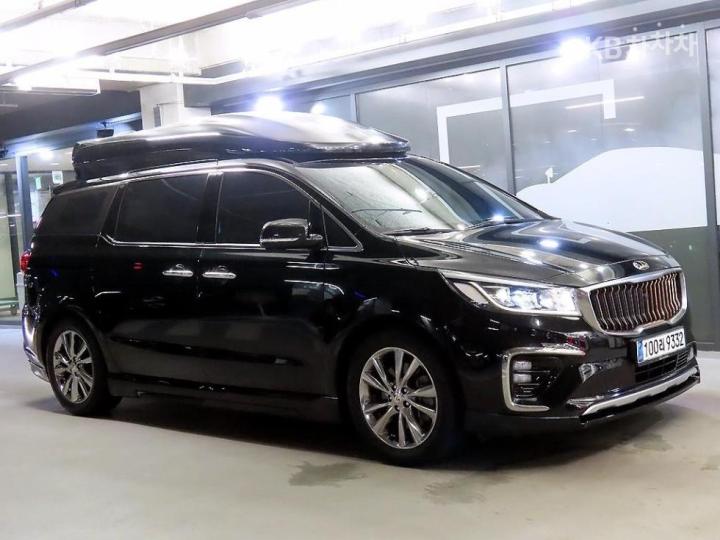 Kia Carnival 9  seats 3.3  gasoline  noblesse  special — foto 1