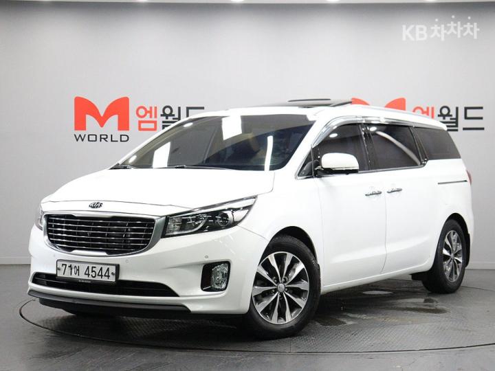 Kia Carnival 11-seater Noblesse — foto 1