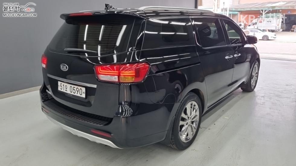 Kia Carnival — miniaturë 2