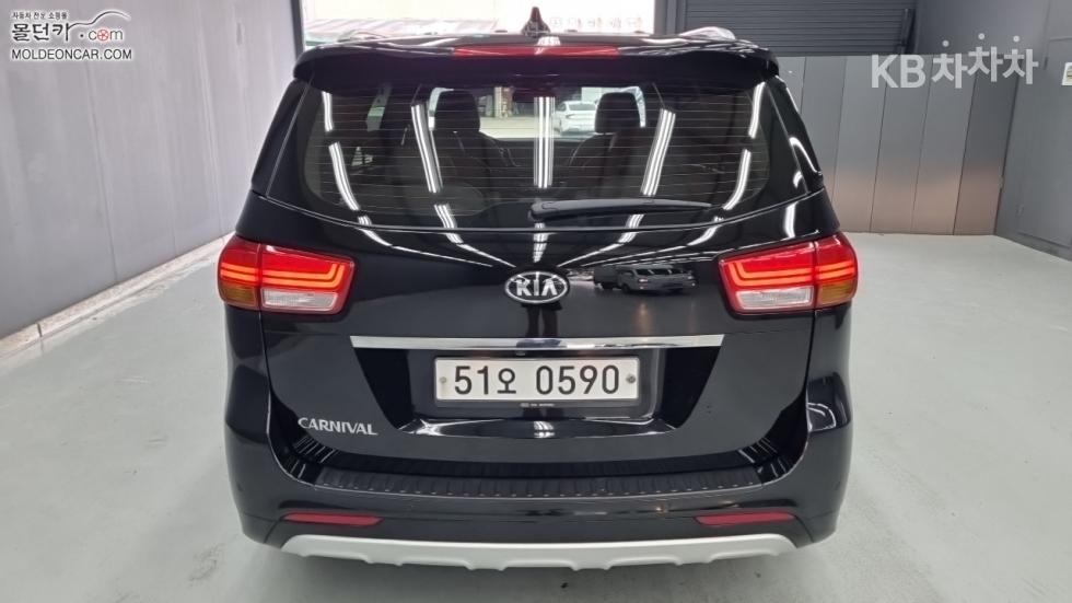 Kia Carnival — miniaturë 4