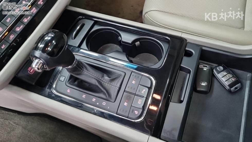 Kia Carnival — miniaturë 14