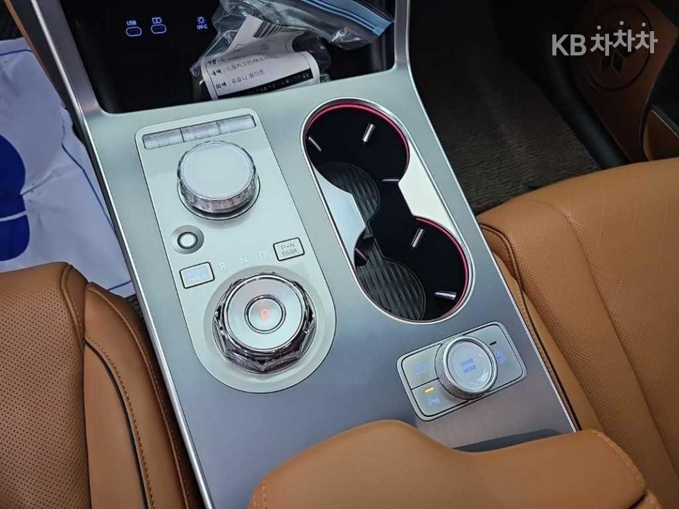 2023 Genesis GV80 photo
