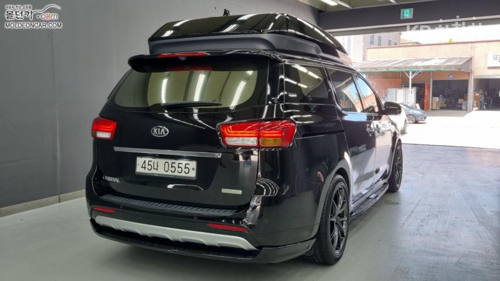 Kia Carnival — miniaturë 2