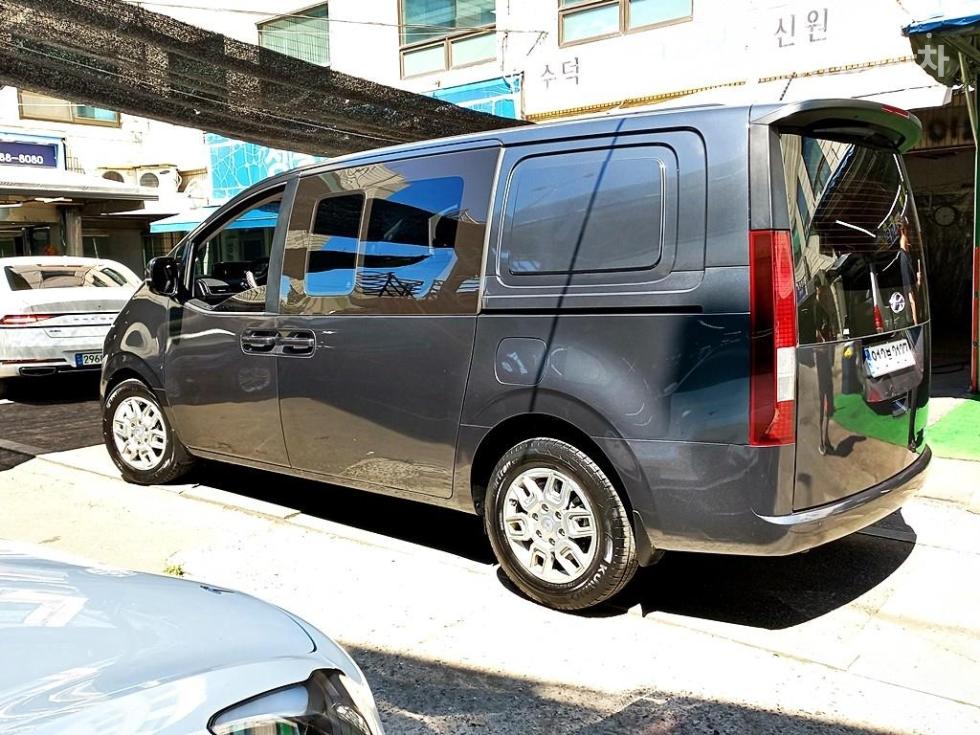 Hyundai Staria — miniaturë 4