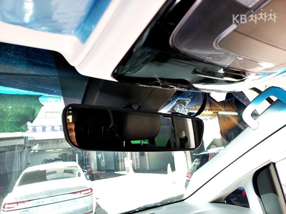 Hyundai Staria — miniaturë 12