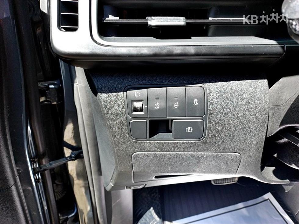 Hyundai Staria — miniaturë 14