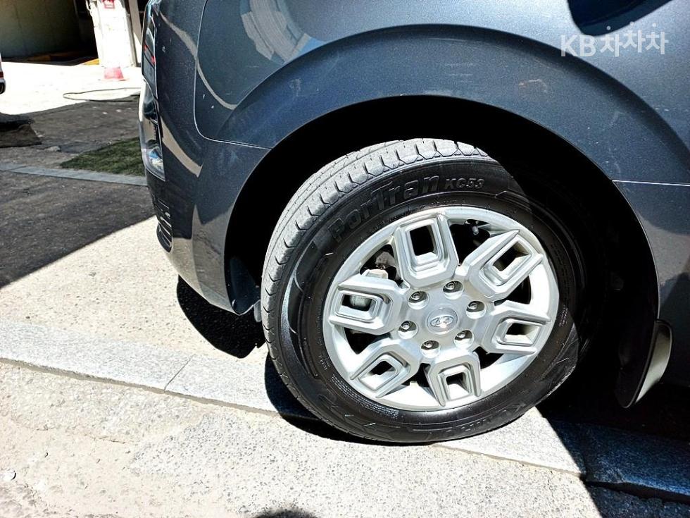 Hyundai Staria — miniaturë 19