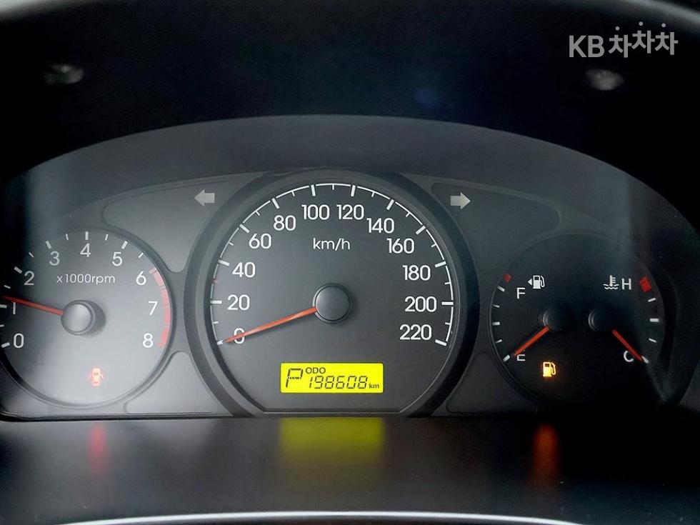 Hyundai Starex — miniaturë 6