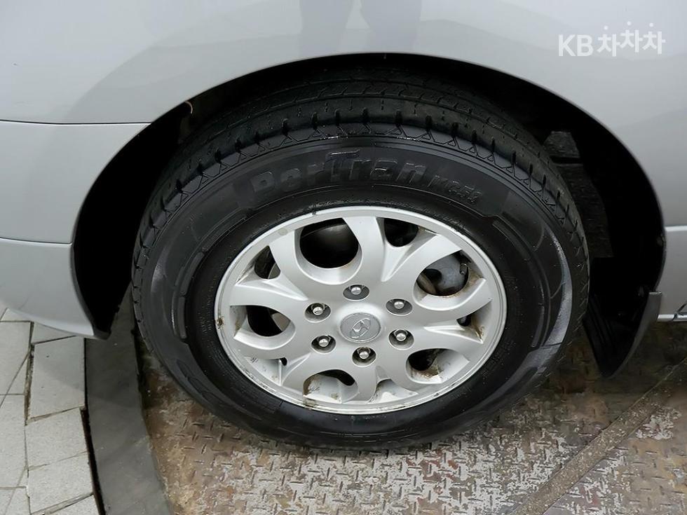 Hyundai Starex — miniaturë 8