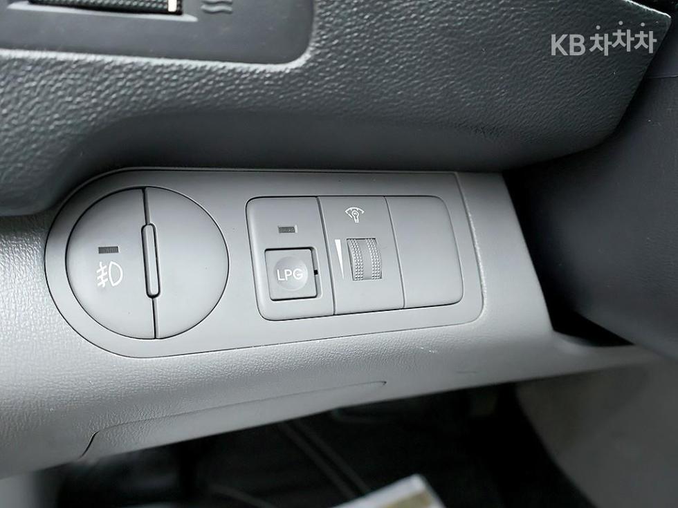 Hyundai Starex — miniaturë 13