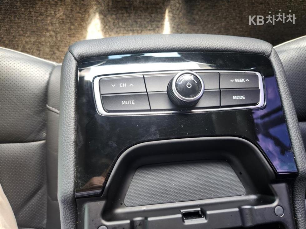 Kia K7 — miniaturë 8