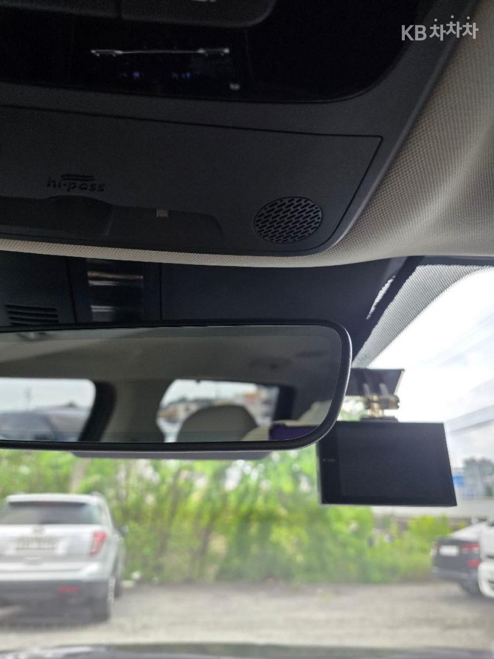 Kia Carnival — miniaturë 9