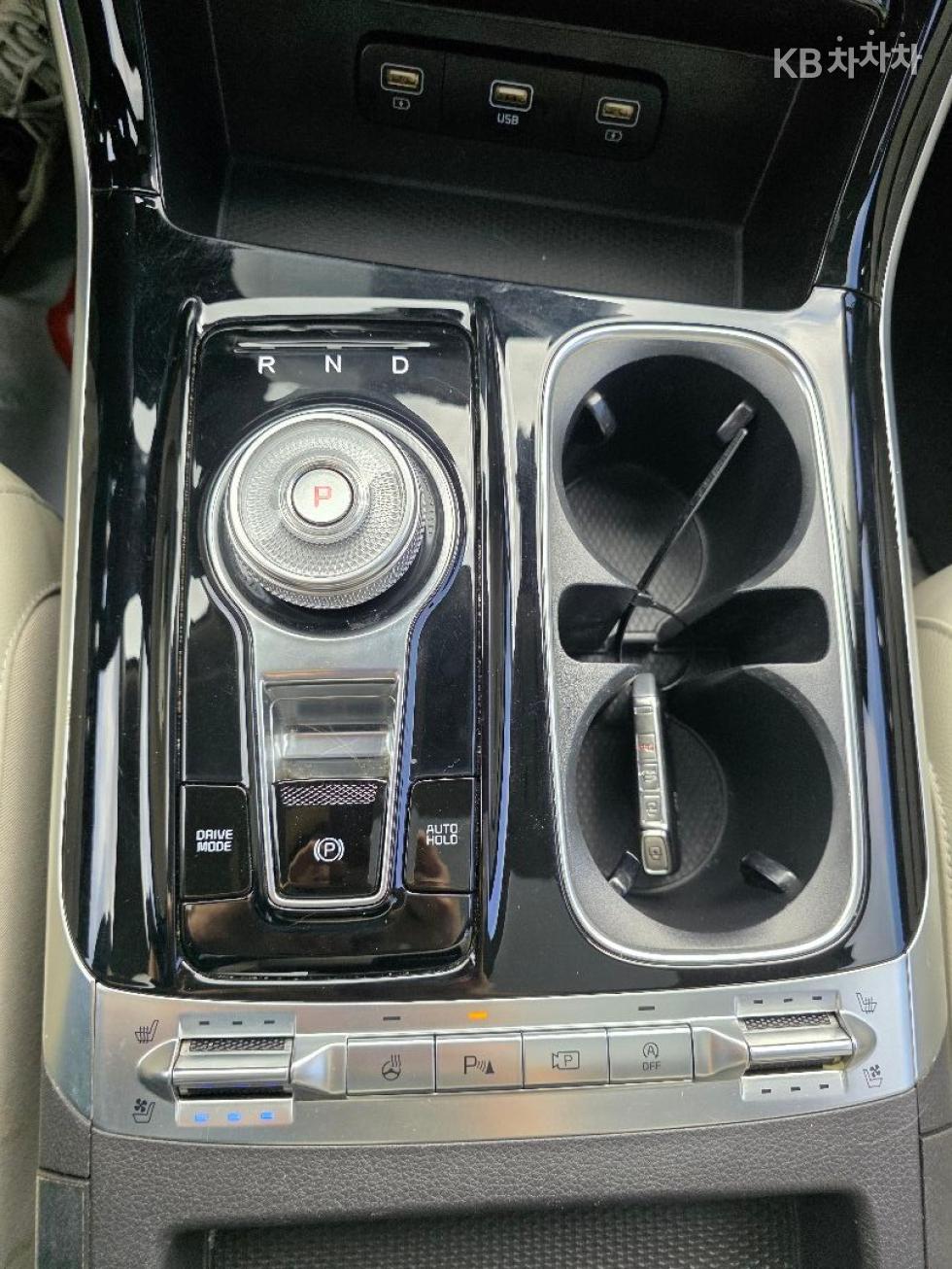 Kia Carnival — miniaturë 13
