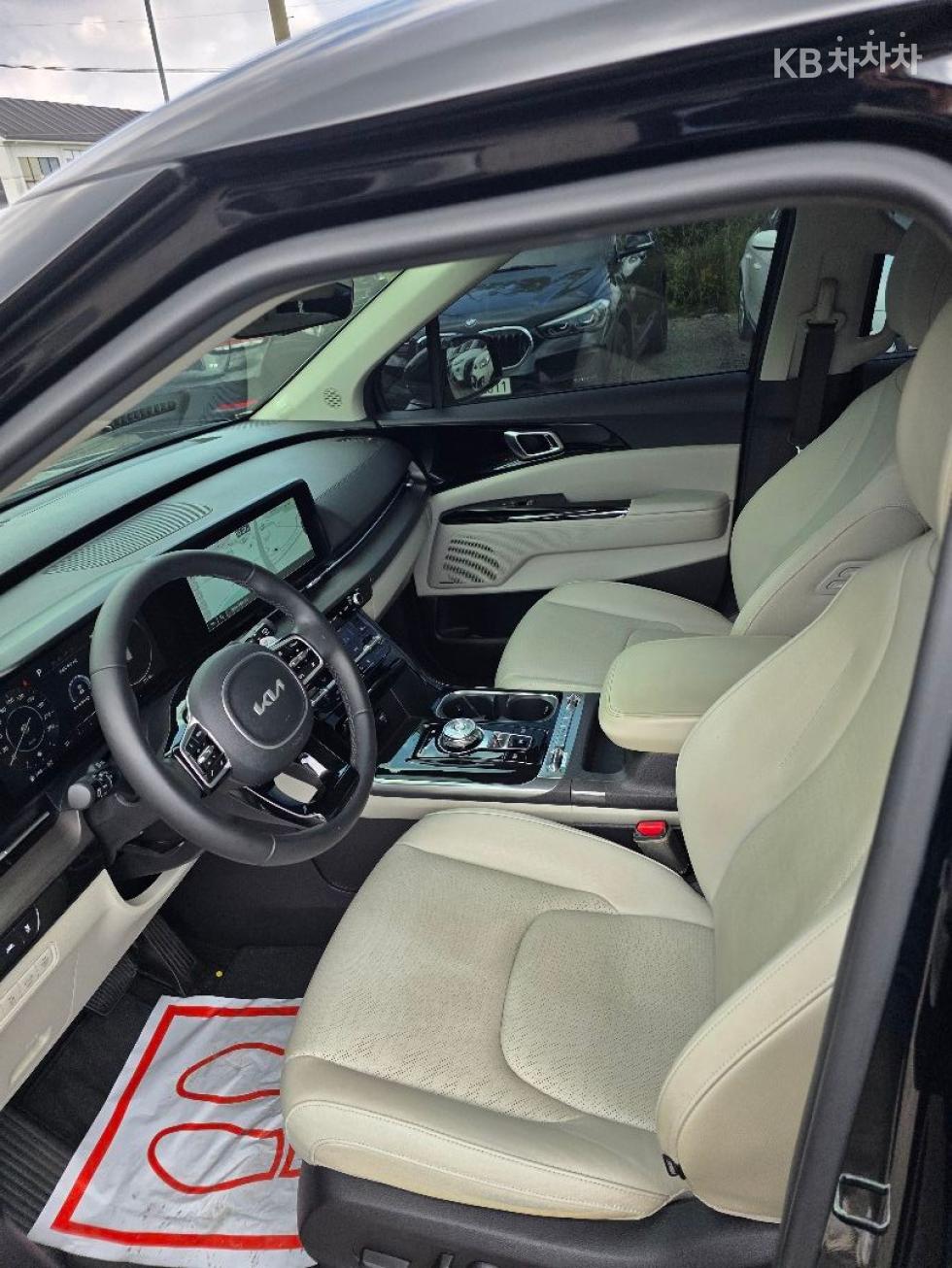 Kia Carnival — miniaturë 18