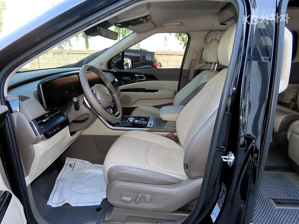 Kia Carnival — miniaturë 5