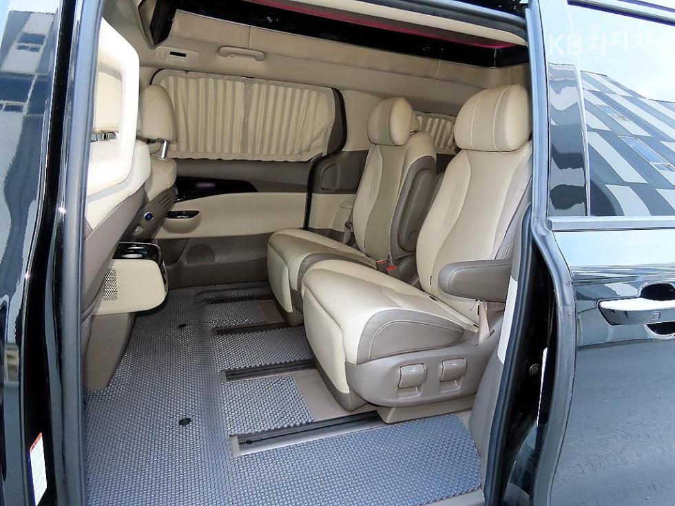 Kia Carnival — miniaturë 6