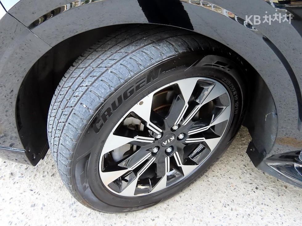 Kia Carnival — miniaturë 20