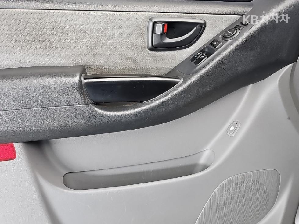 Hyundai Starex — miniaturë 13