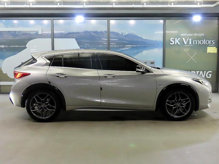 Infiniti Q30 2017 photo 3