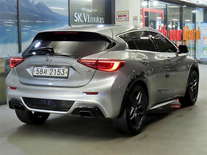 Infiniti Q30 2017 photo 4