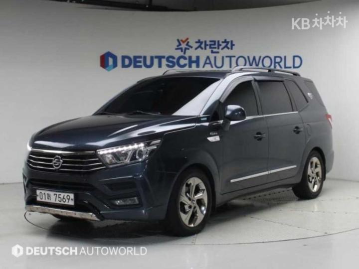 SsangYong Korando 4WD RX 9-seater — foto 1