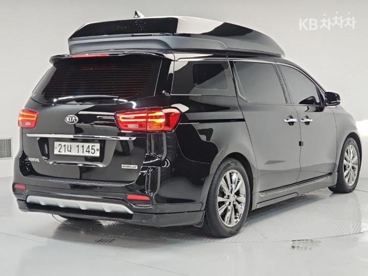 Kia Carnival — miniaturë 4