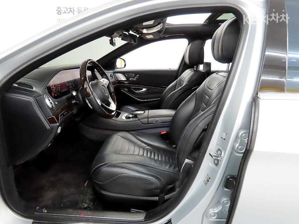 2020 Mercedes-Benz S photo