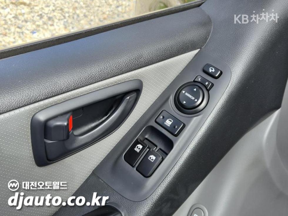 Hyundai Starex — miniaturë 16