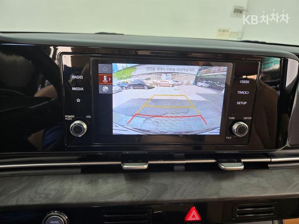 Kia Carnival — miniaturë 4
