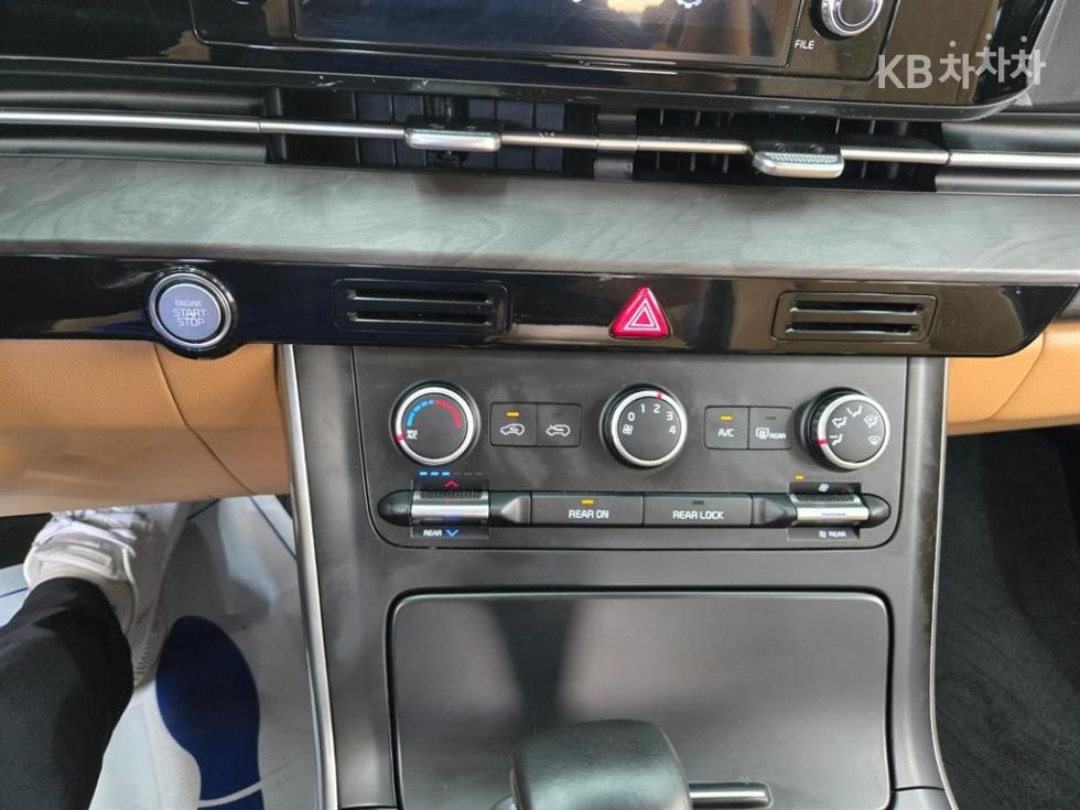 Kia Carnival — miniaturë 8
